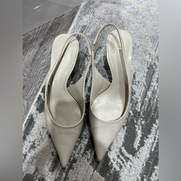 Zara Off white Kitten Heels - Picture 1 of 3